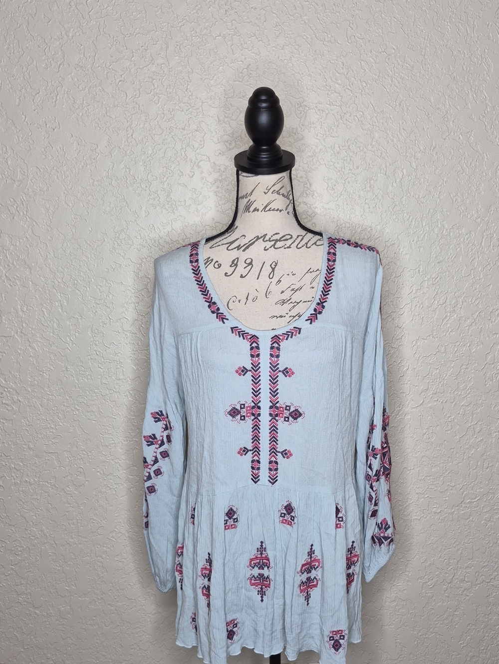 Curations‎ Embroidered Detail Top Size S